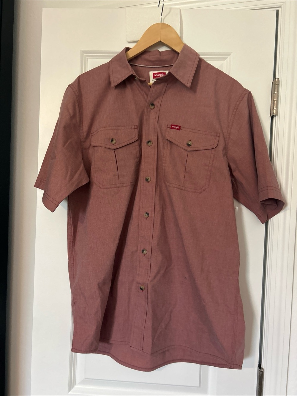 Wrangler Men's Relaxed Stretch Short Sleeve Shirt, NWT- Medium